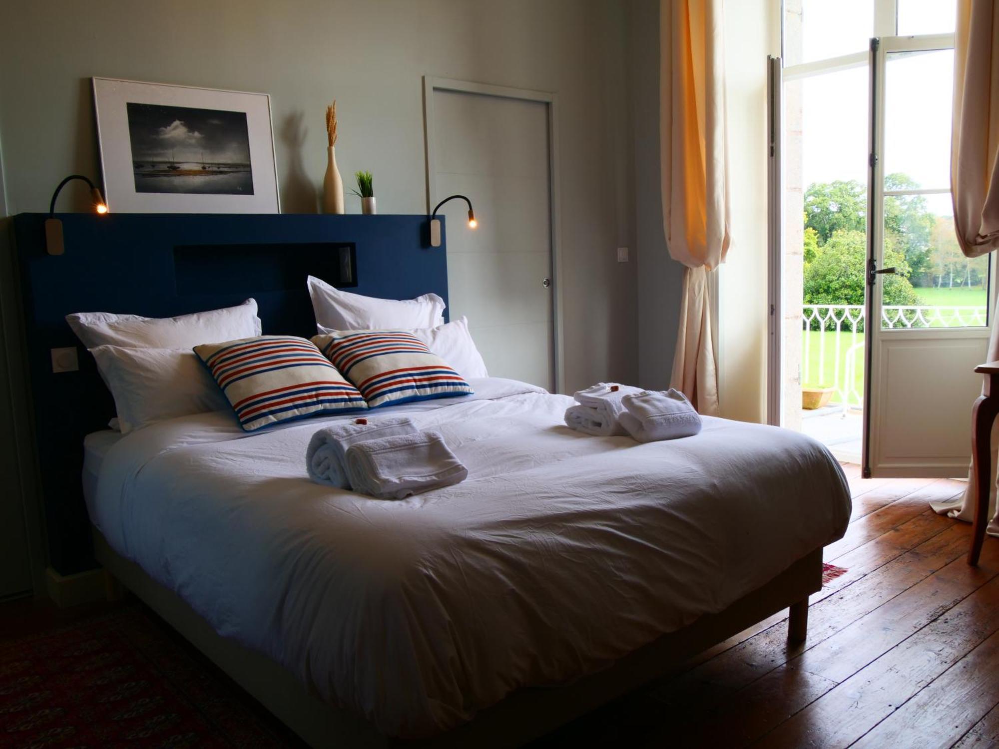 Bed and Breakfast Domaine Du Cloitre Pleneuf-Val-Andre Zimmer foto